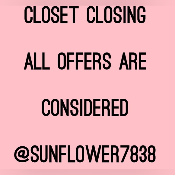 ❗️Closet Closing❗️Make any offers ❗️ I will consider all of them ❗️ - Picture 1 of 2